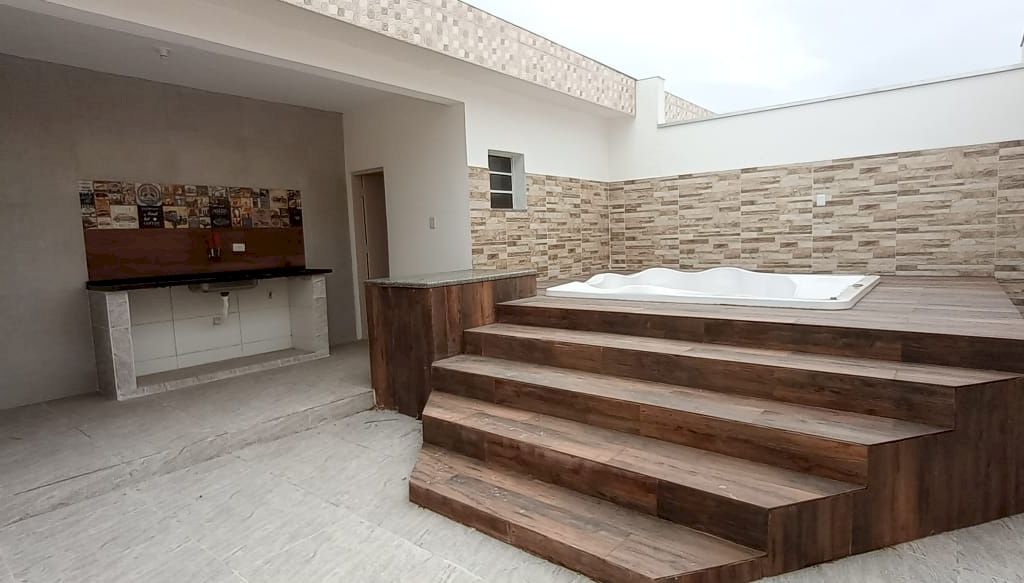 Imagem imóvel Casa Nova com 97,47 com Jacuzzi em Itanhaém/SP
